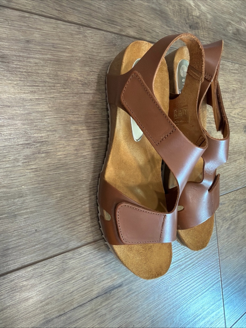 Eric Michael Brown Leather Slingback Sandals - Picture 7 of 8